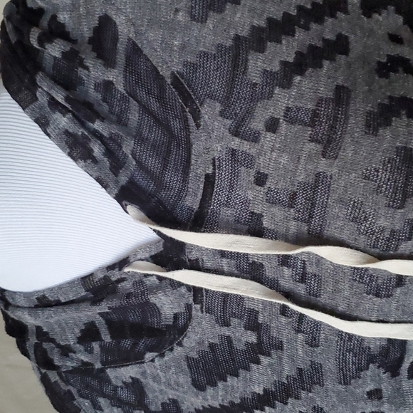 Hollister Aztec Hoodie SZ XS/SM - Picture 2 of 8